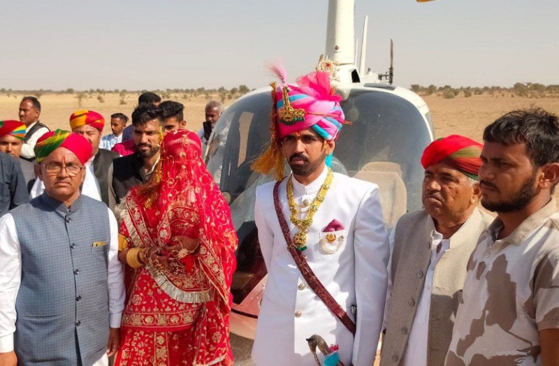 Groom Took Bride From Helicopter in jaisalmer