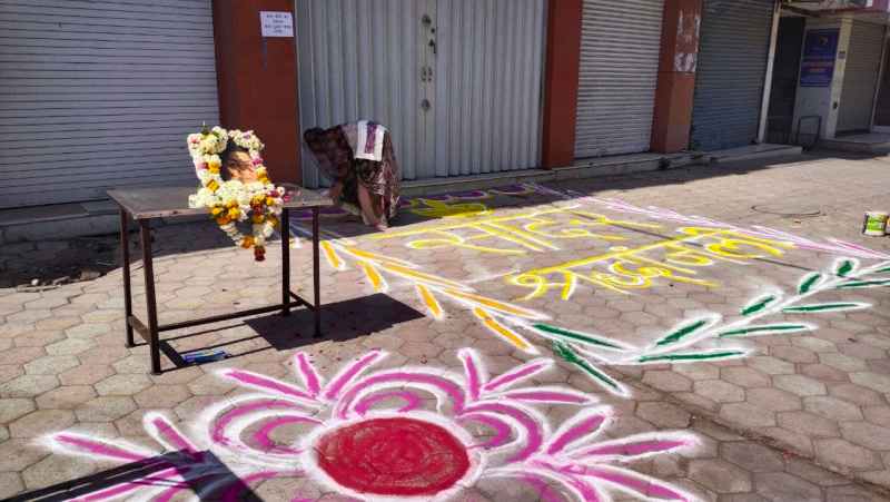 जहां लता मंगेशकर जन्मी थी वहां पर पहुंचकर जनता देती रही श्रद्धांजली