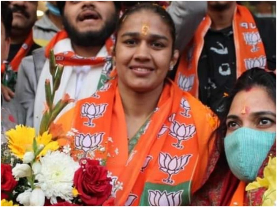 UP Assembly Elections 2022 : भाजपा स्टार प्रचारक बबीता फोगाट पर गठबंधन कार्यकर्ताओं का कातिलाना हमला,ताबड़तोड़ दबिश