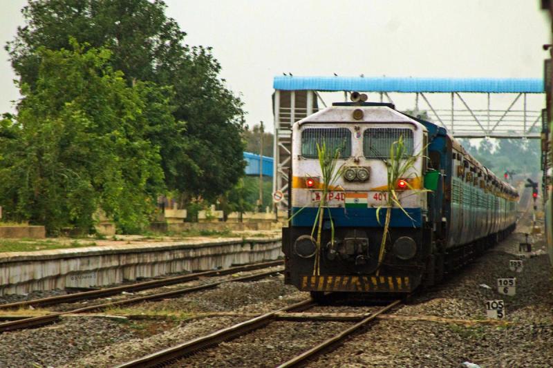 बीदर में पहली बार विद्युत ट्रेन की सेवाएं शुरू