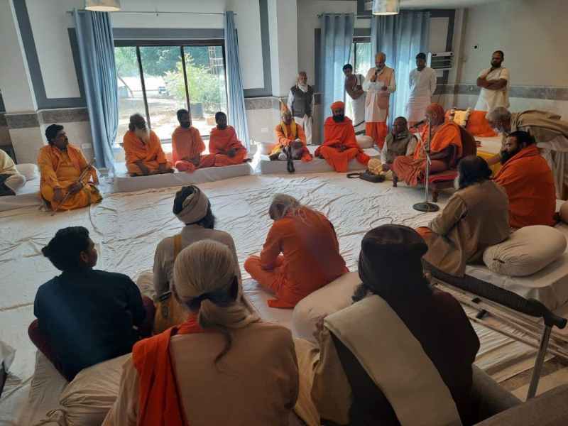 राष्ट्र निर्माण एवं जन कल्याण में संतों की महत्वपूर्ण भूमिका