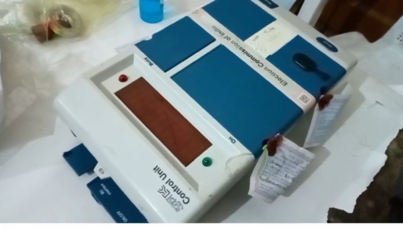 UP Assembly Elections 2022 : पहले चरण में 57.79 प्रतिशत मतदान,ईवीएम में बंद हुआ 68 विधानसभा के 623 प्रत्याशियों का भाग्य