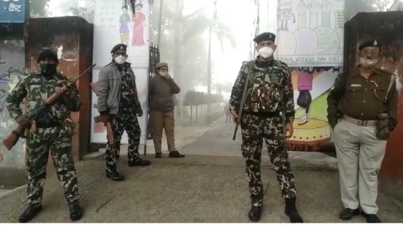 UP Assembly Elections 2022 : फर्जी वोड डालने को लेकर सामने आए भाजपा सपा समर्थक,दोनों पक्षों में झड़प फोर्स तैनात