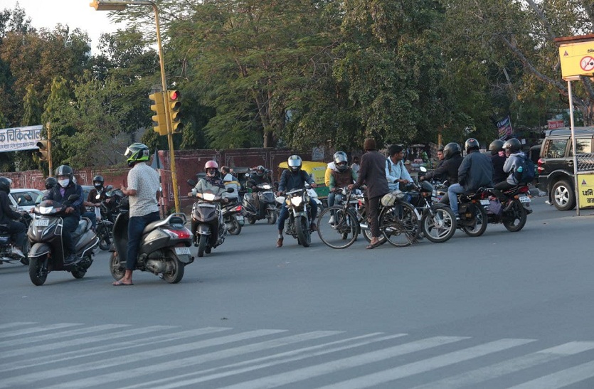 छोटी सी गलती पड़ सकती है भारी, नियमों की पालना से बच सकती है कई जिंदगियां