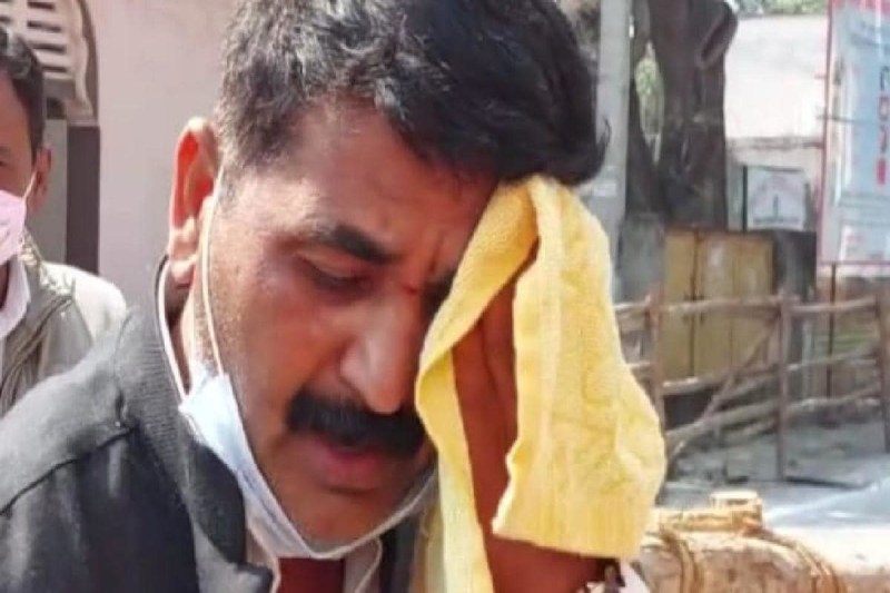 UP Assembly Election 2022 Pradeep Yadav cried After being Cut From SP