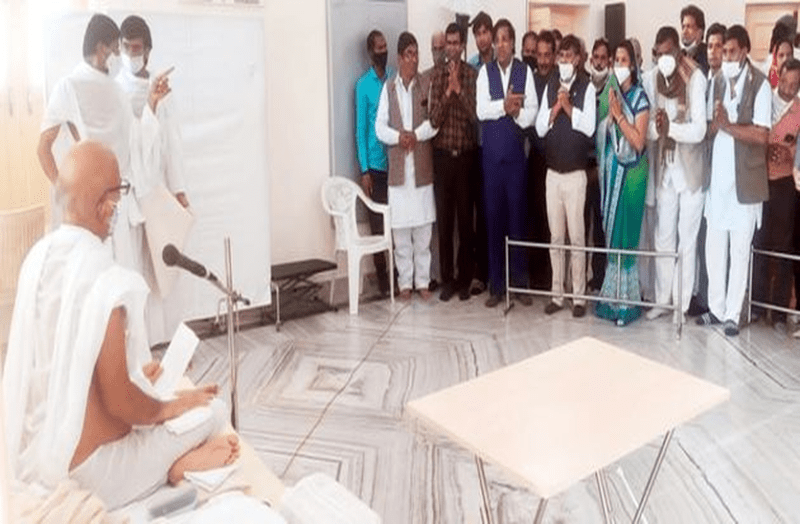 आदमी थोड़े के लिए अधिक को खो देता है- आचार्य महाश्रमण