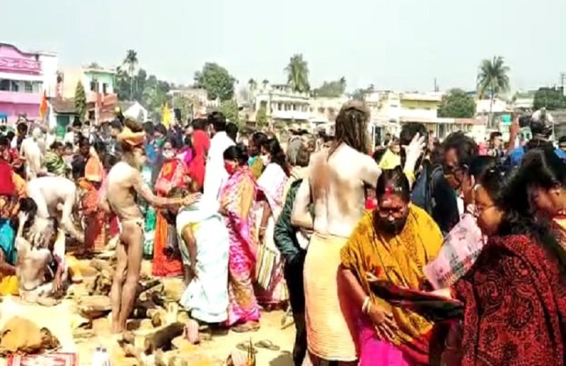 बंगाल में हुगली के त्रिवेणी संगम पर हुआ कुंभ मेले का आयोजन