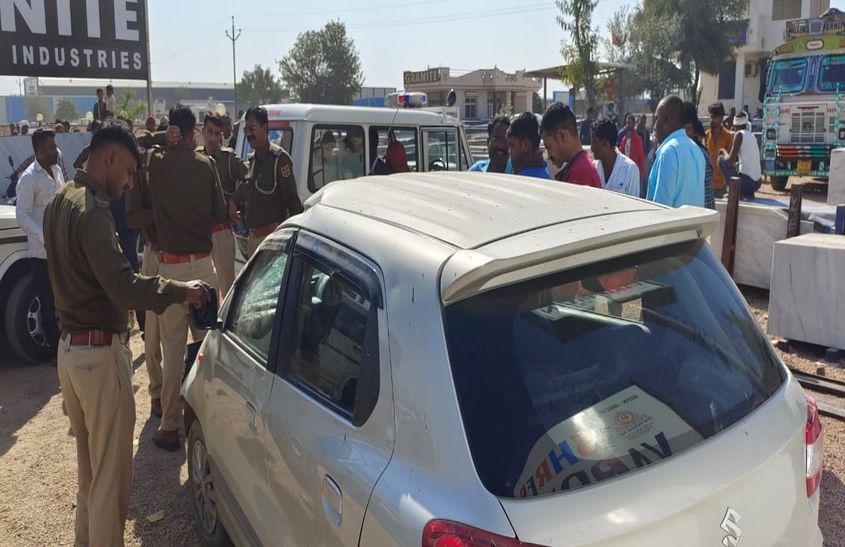 Kishangarh : पुलिस को देखा तो दौड़ाई कार, पकड़ा तो कार में मिला 29 किलो 300 ग्राम गांजा
