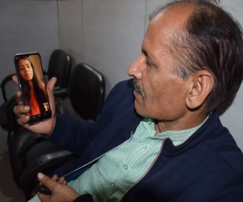 Ukraine-Russia Conflict : यूक्रेन में खाद्य पदार्थों की कीमतें बढ़ी, हवाई टिकट के दाम दस गुना, छात्रों ने बताए हालात