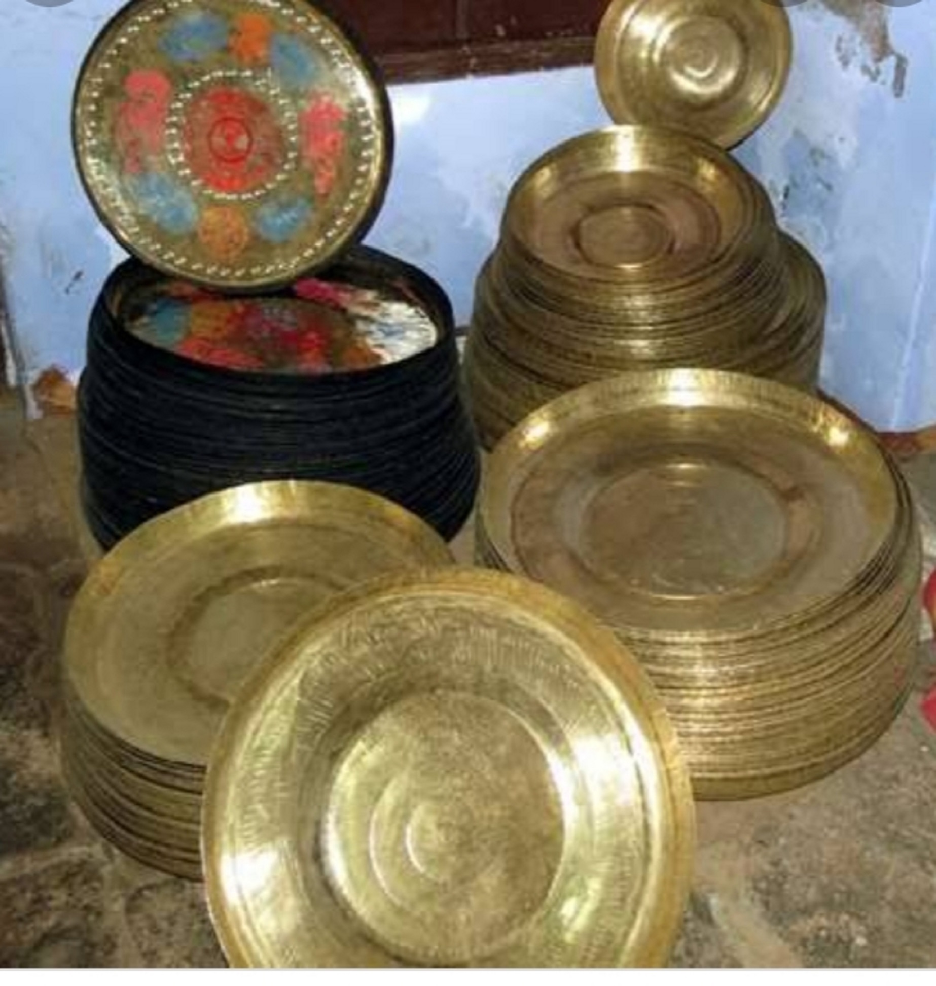 दम तोड़ रहा पीतल.कांसे का सदियों पुराना व्यापार