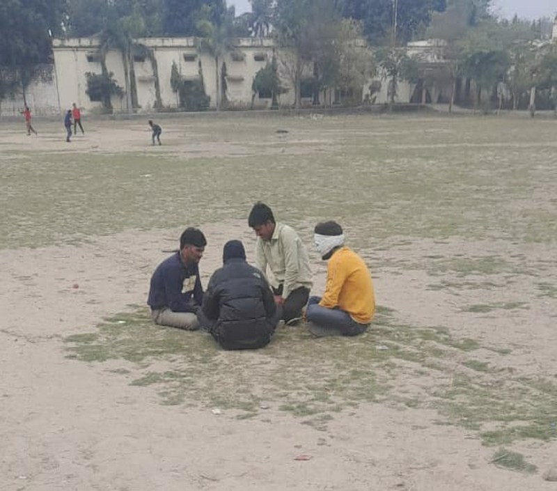 स्कूल परिसर में असामाजिक तत्व हावी, छात्राएं असुरक्षित