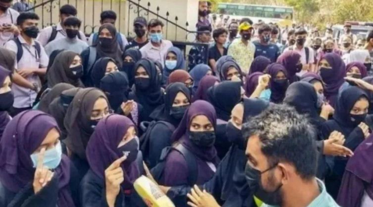 Karnataka Hijab Row 58 School Students Suspended due to protests In shivamogga