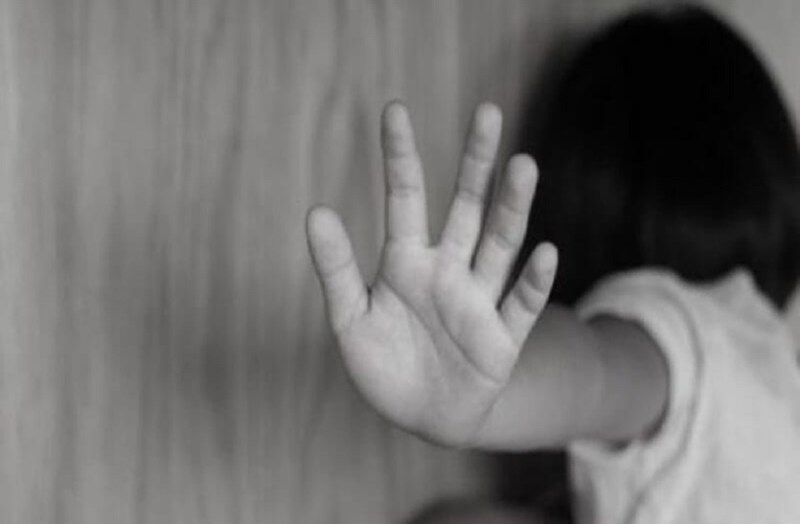 क्रेच से बच्ची लेने में मां हो गई सिर्फ आठ मिनट लेट, फिर जो हुआ वो होश उड़ा देगा