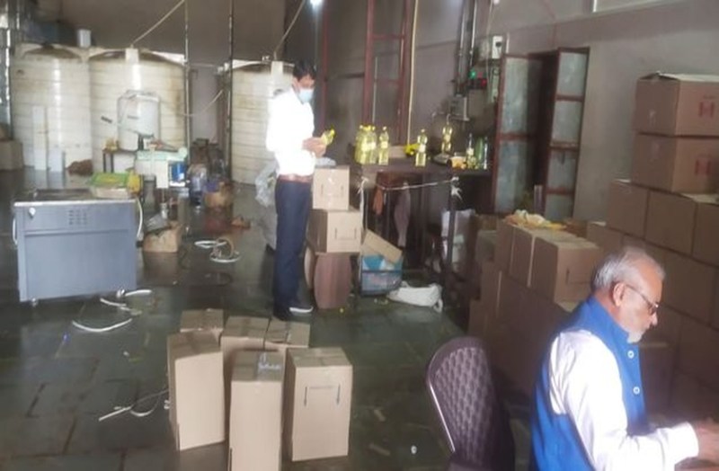 Mobile Food Testing Lab-- कहां पर.. मोबाइल फूड टेस्टिंग लैब ने की 36 नमूनों की जांच, 2 नमूने पाए गए अमानक