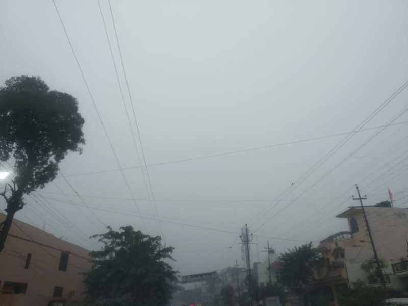 Weather Update News : तेज धूप से बढ़ रहा तापमान,ठंडी हवाएं कर रही परेशान,फिर बदलेंगे मौसम के हालात