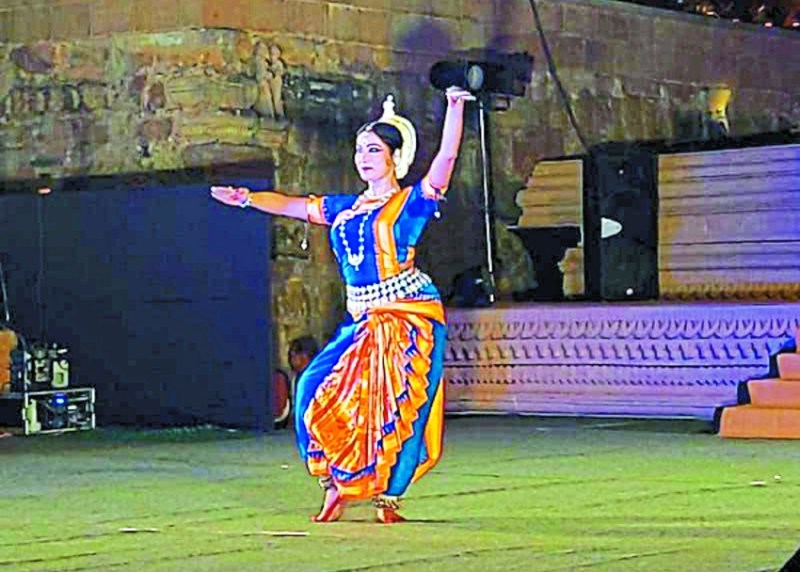 The unique world of classical dance seen through Bharatnatyam and Kathak Samagam,The unique world of classical dance seen through Bharatnatyam and Kathak Samagam,The unique world of classical dance seen through Bharatnatyam and Kathak Samagam