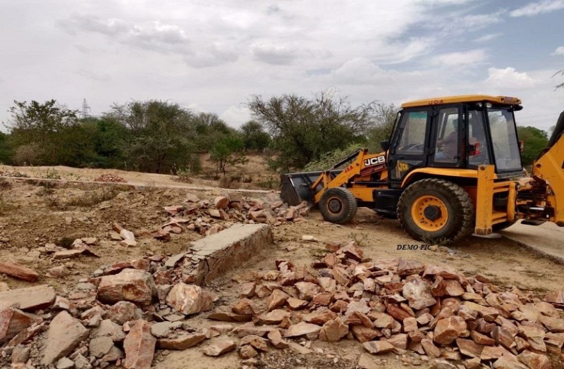 इकोलॉजिकल जोन में अवैध कॉलोनी में बने 10 विलाज सील, 15 ध्वस्त