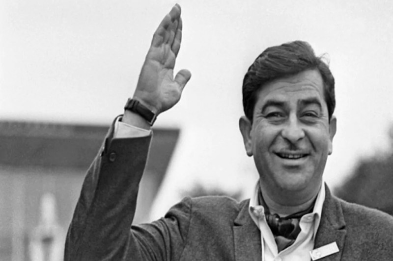 जब बिना वीज़ा के राज कपूर पहुंच गए रूस, फिर वहां की सरकार और लोगों ने उनके साथ जो किया उससे वो हो गए हैरान