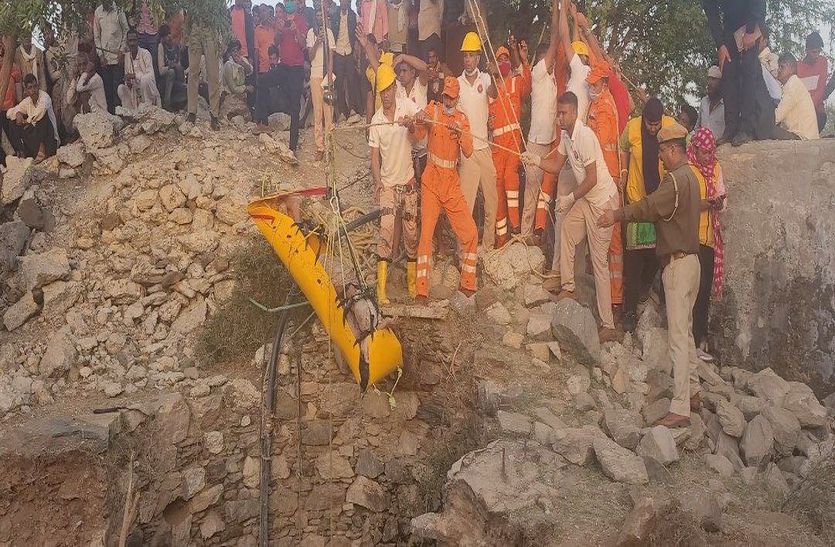 HUMAN STORY : छह घंटे थमी रही पूरे गांव की सांसें