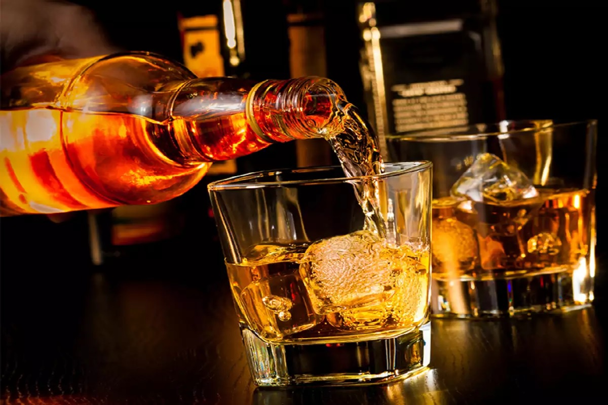 भारत के शराब (Alcohol) की दुनिया है दिवानी, टॉप 25 Whisky ब्रांड्स में 13  भारतीय | best selling whiskey brands in the world most from india | Patrika  News