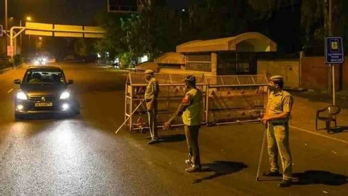 Delhi Night Curfew Ends Standing Passangers allowed In Metro DDMA New Guidelines
