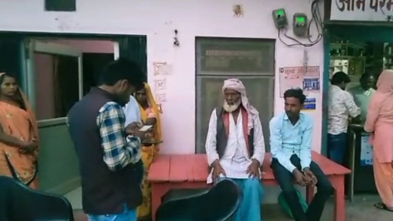 India In Ukraine यूक्रेन में फंसे छात्र के पिता ने बताया भारतीय झंडा लगाकर रोमानिया की तरफ आने को कहा गया