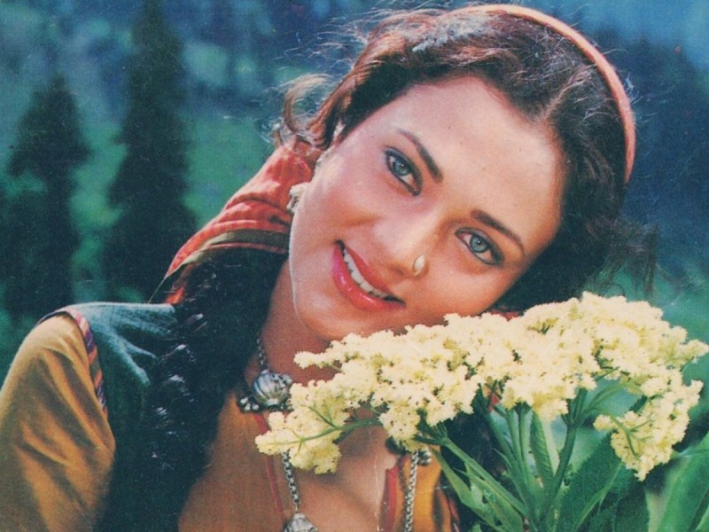 'राम तेरी गंगा मैली' में बोल्ड सीन करने वाली एक्ट्रेस मंदाकिनी 35 साल बाद दिखती हैं ऐसी, दाऊद के साथ दिखने के बाद हो गया था करियर बर्बाद