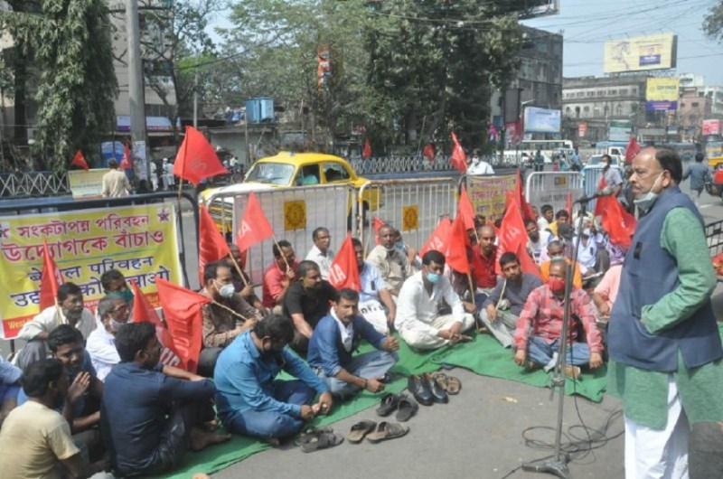 WEST BENGAL-ट्रैफिक जुर्माना राशि बढ़ाने पर टैक्सी-ऐप कैब यूनियन मुखर