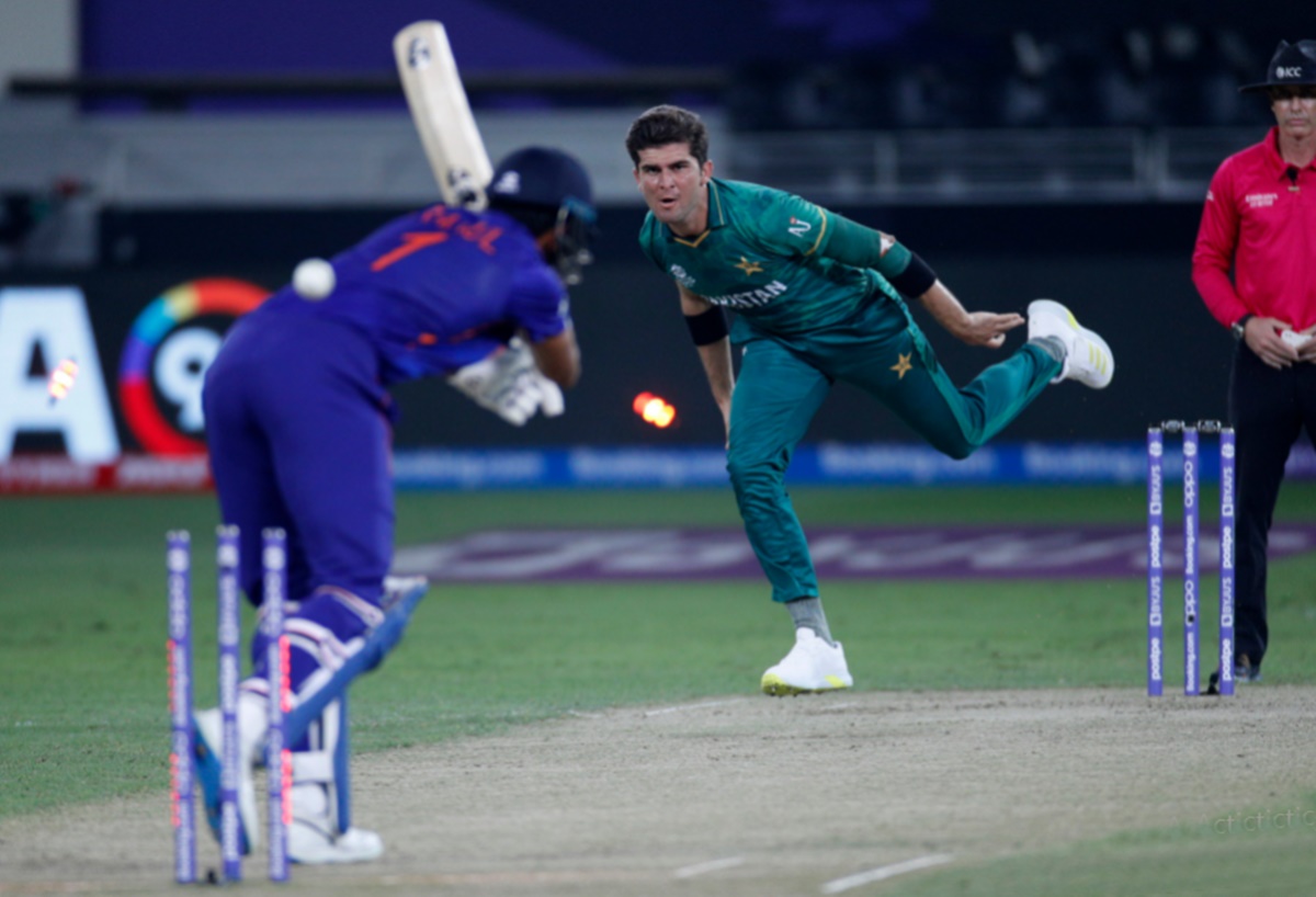 3 Cricketers who played International matches for both India and Pakistan