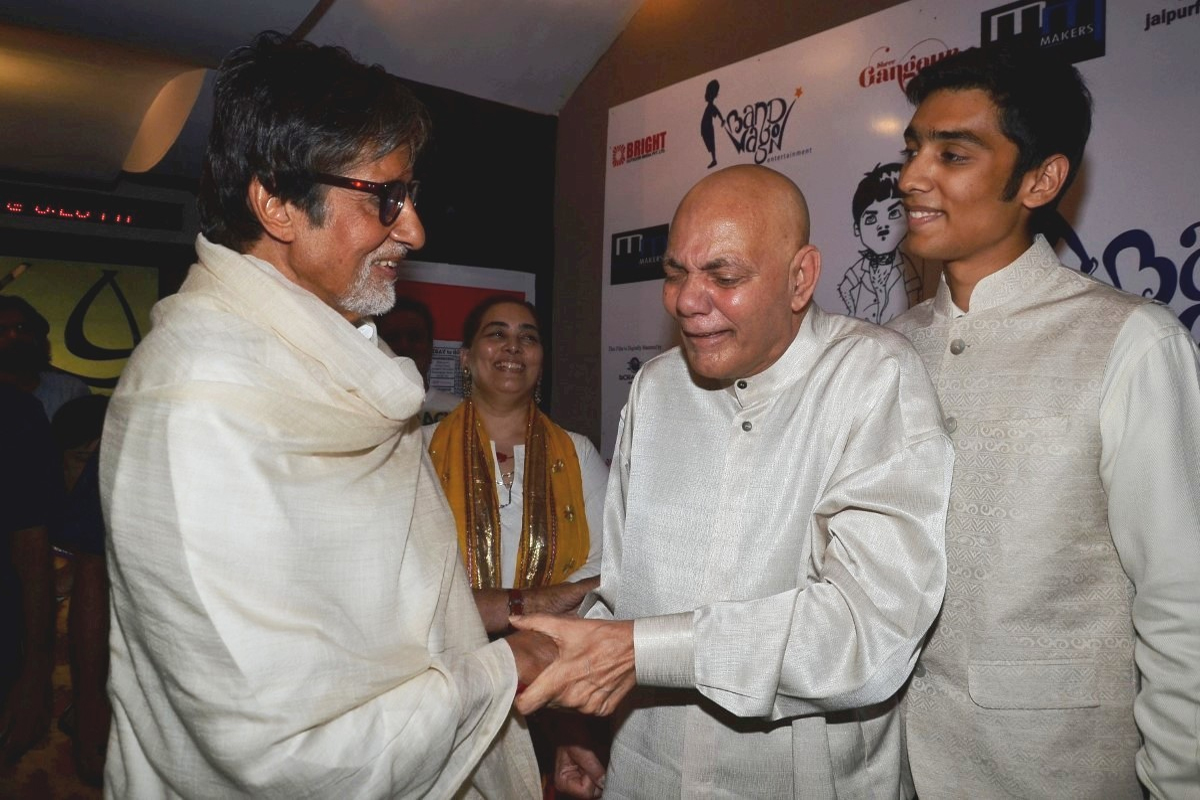 amitabh_bachchan_khuddar_anwar_ali.jpg