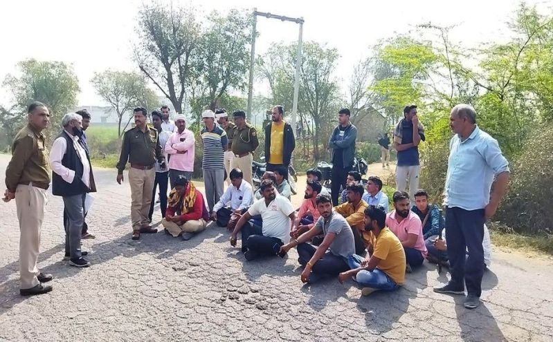 अतिक्रमियों ने वृद्धा के शव को नहीं ले जाने दिया श्मशान घाट