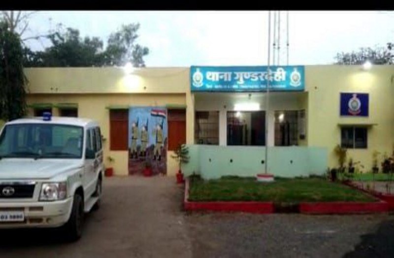 बिग ब्रेकिंग : रात में गश्त करने निकली गुंडरदेही पुलिस की टीम पर रेत माफिया के गुर्गों ने किया हमला, चाकू लगने से एक आरक्षक गंभीर