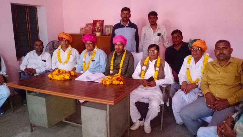 ट्रक ऑपरेटर्स यूनियन की नई कार्यकारिणी गठित, छायी खुशी