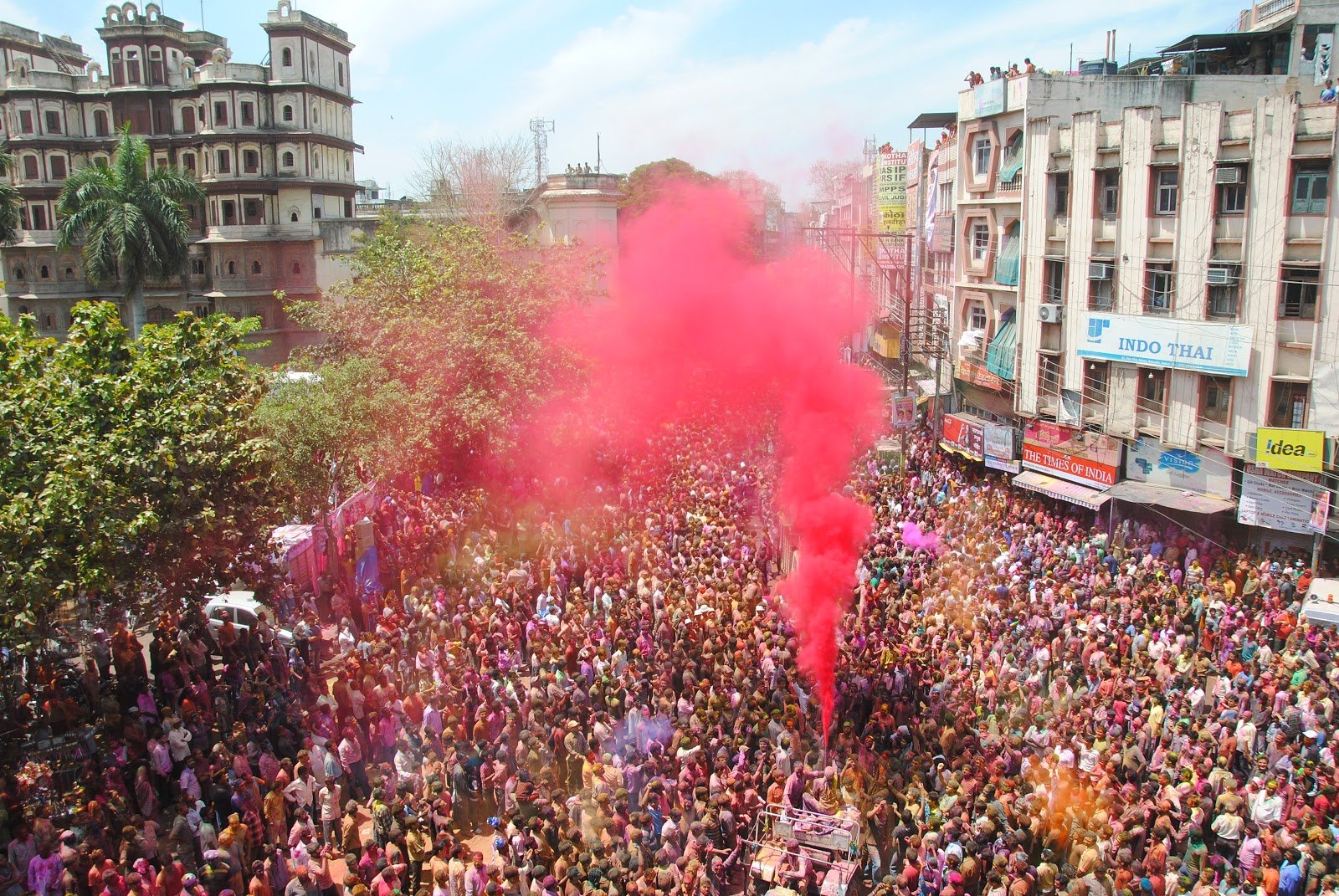 होली के रंग में भंग : नहीं निकलेगा बाना, बजरबट्टू भी कैंसल