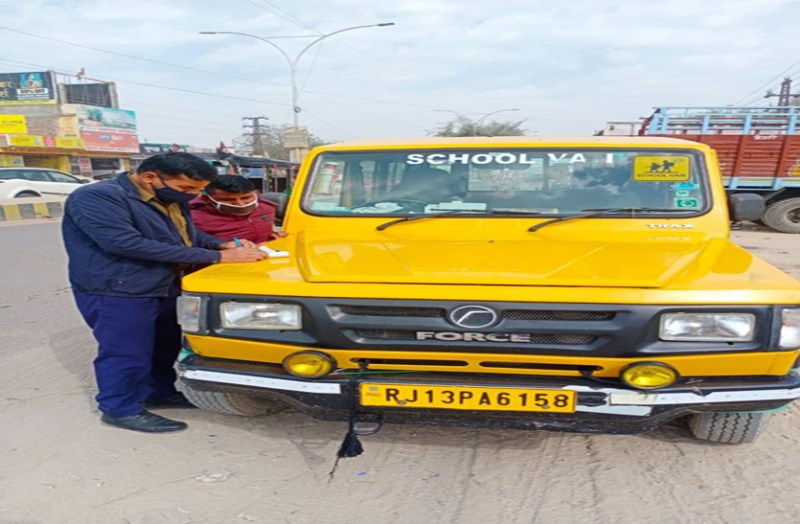 बाल वाहिनी: नौनिहालों की खतरे में जान