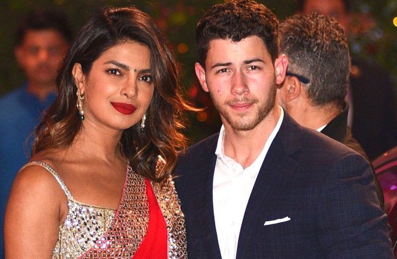 प्रियंका चोपड़ा ने शेयर की निक जोनस के साथ अपनी संडे आउटिंग की तस्वीरें, मगर पति के चेहरे को कर दिया ब्लर