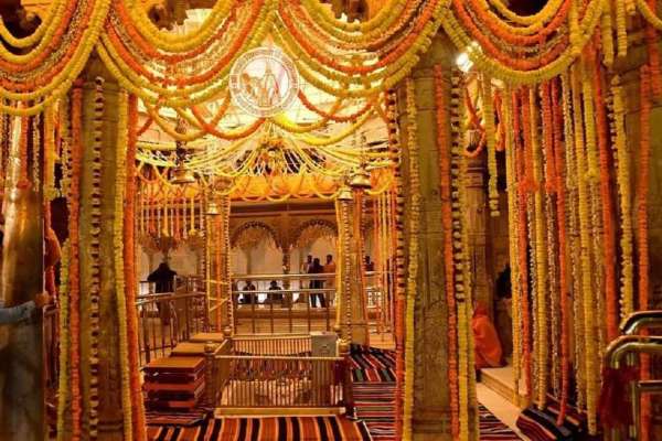  श्री काशी विश्वनाथ मंदिर परिसर का भव्य विहंगम दृश्य