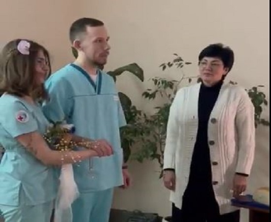 Ukrainian Couple Married In Hospital Amid Russia Ukraine War See Video