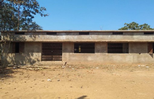 पानी, बिंजली, शौचालय, सड़क सुविधा से महरूम