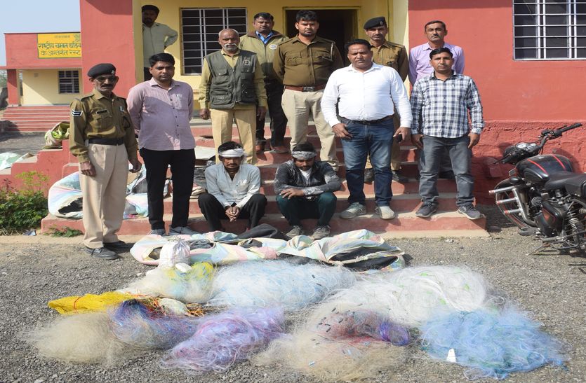  Two arrested while hunting in National Chambal Sanctuary area...view video