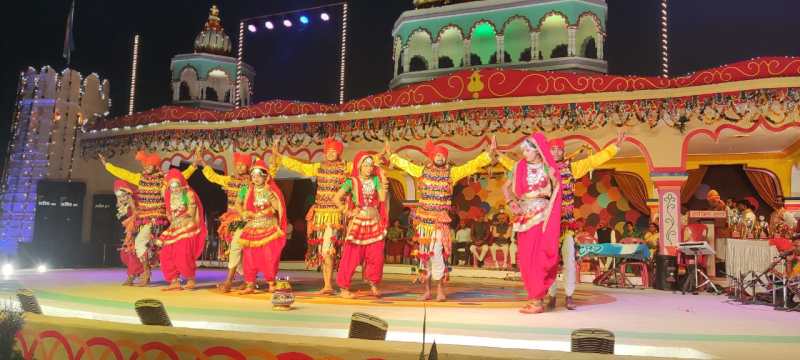 Bundeli Hata Festival: People like Bundeli delicacies with mustard see