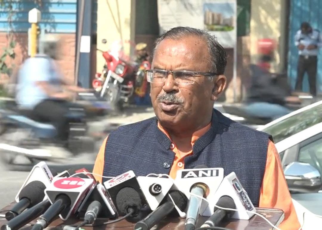 देवनानी का बड़ा बयान, आईफोन के जरिए विधायकों की जासूसी करवा सकती है सरकार