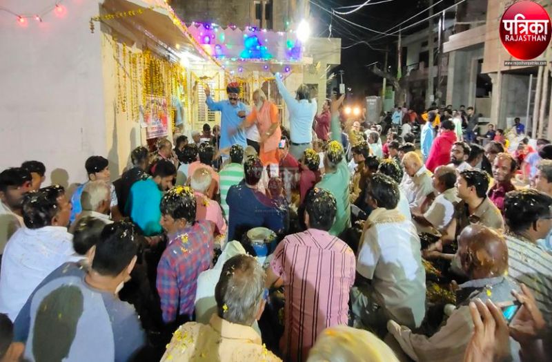 राधिका गौरी से, बिरज की छोरी से मैया करा दे मेरो ब्याह...पर झूम उठे श्रद्धालु