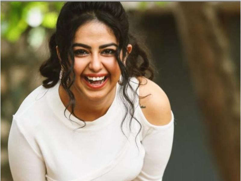 बालिका वधु की पुरानी आनंदी ने सिर्फ शर्ट में करवाया फोटोशूट, तस्वीरें देख फैंस दे रहे ऐसे रिएक्शन