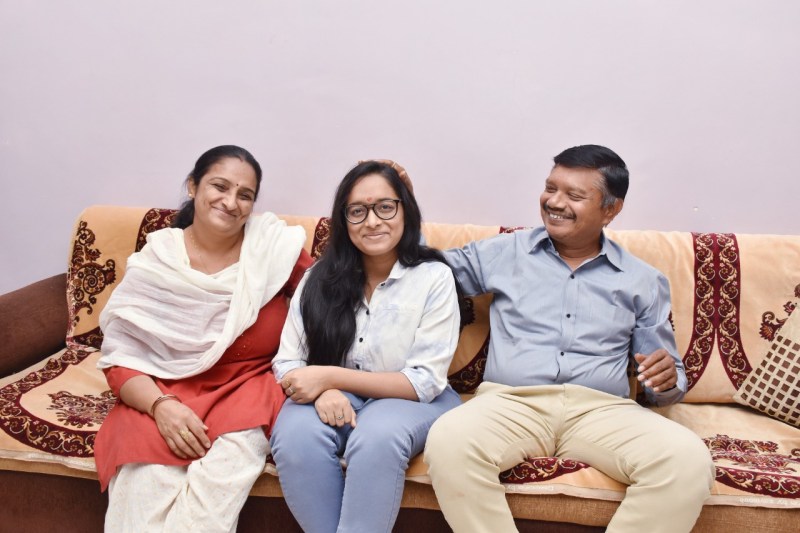 Gujarat Student : युद्धग्रस्त यूक्रेन से सुरक्षित लौटी झालोद की शिवांगी