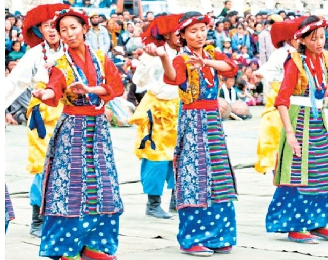 Folk art- लद्दाख का फ्लॉवर व हिमाचल का ढिंढोरी नृत्य देखने के लिए पधारो म्हारे देस