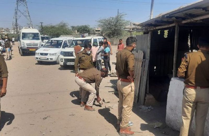 डीसीएम तार बाड़े में बनी टापरी में मिला शव