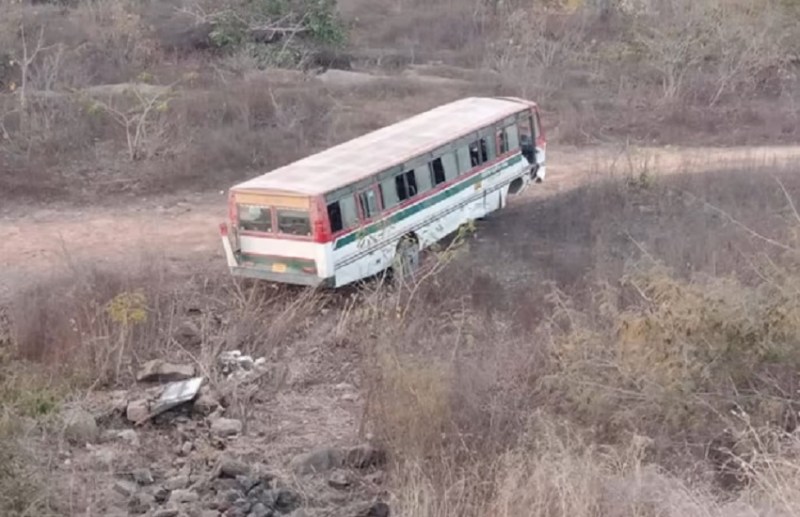 सीआईएसएफ जवानों से भरी रोडवेज बस पलटी एक जवान की मौत