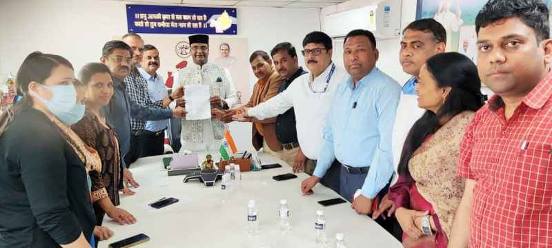 Tehsildar तहसीलदार बोले 6 साल से नहीं मिला प्रमोशन, सौंपा ज्ञापन