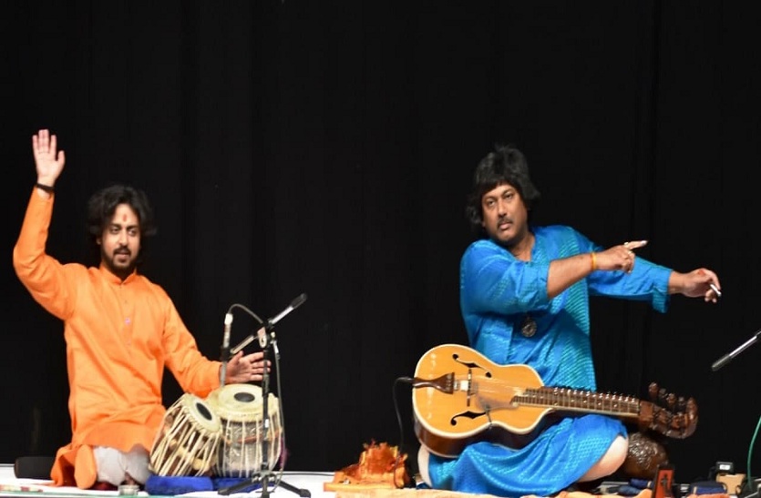 Rasrangam- सात्विक वीणा पर सजा रागों का इंद्रधनुष